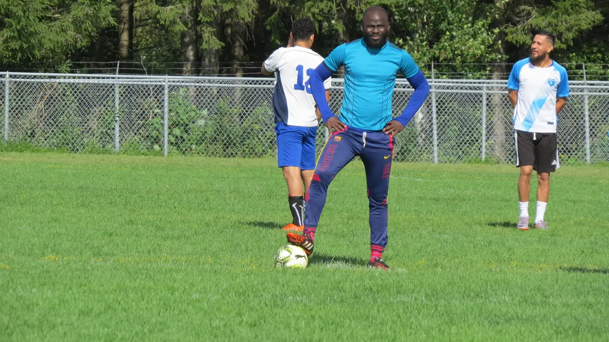 Action de jeu intense sur le terrain