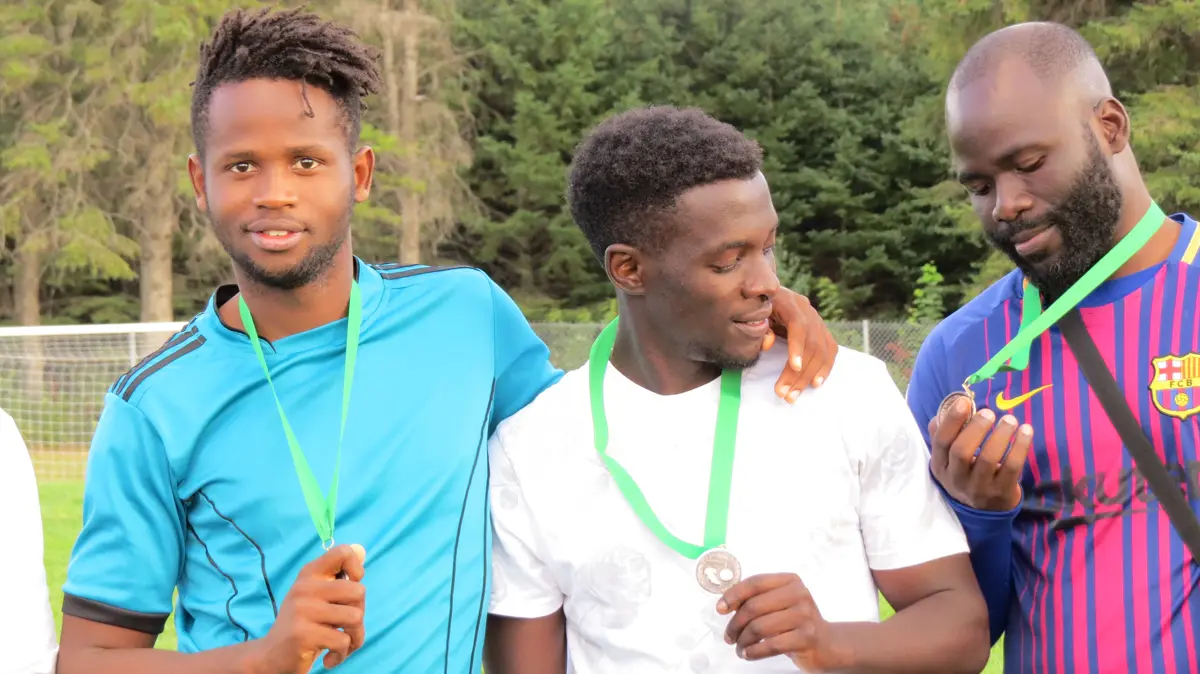 Action de jeu intense sur le terrain